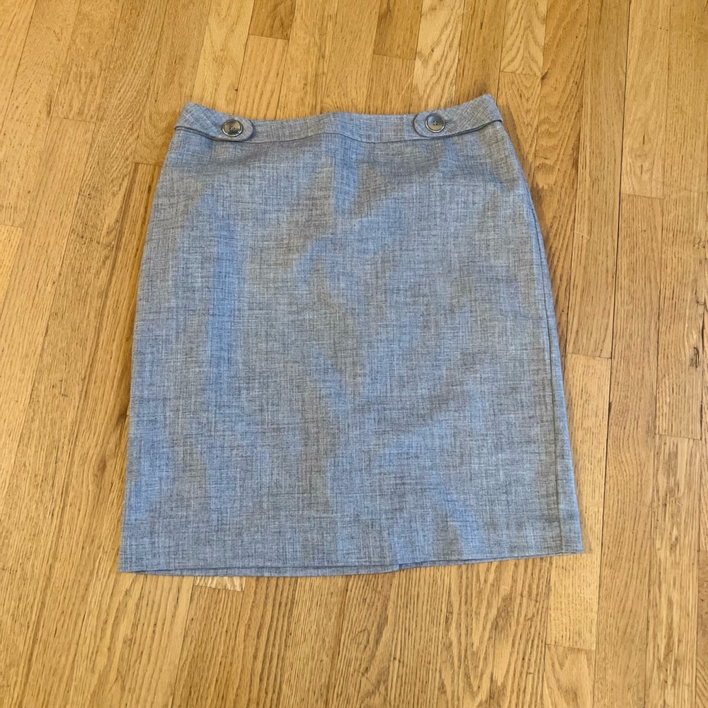 Ladies Size 10 "Josephine" Light Gray Button-Accent Pencil Skirt GUC ❤️ SEXY